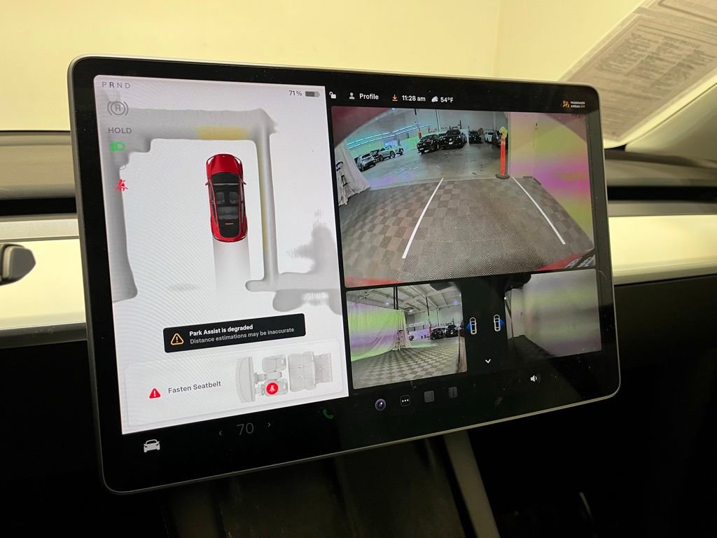 Used 2022 Tesla Model Y Long Range image 8