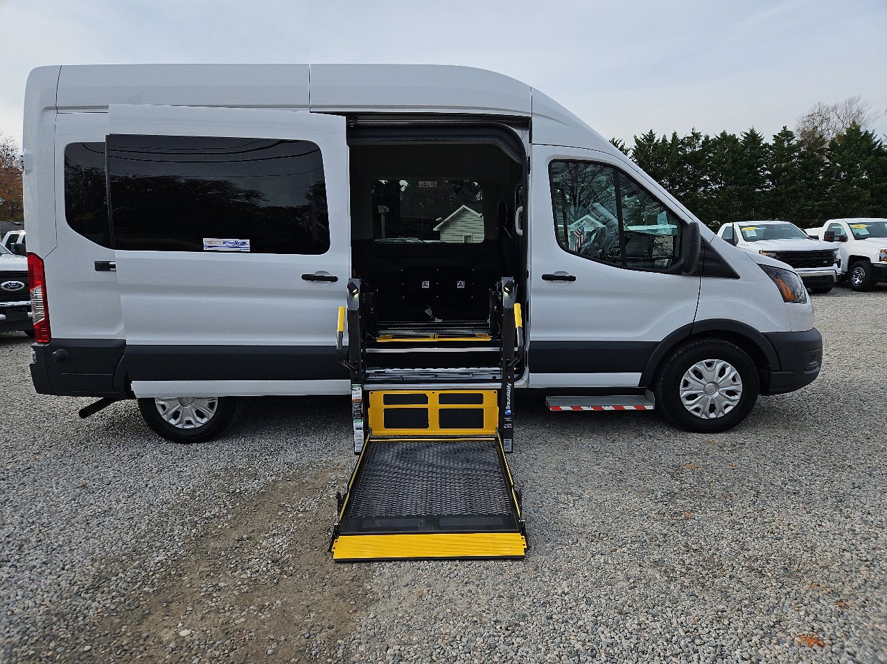 Used 2020 Ford Transit 350 XL image 11