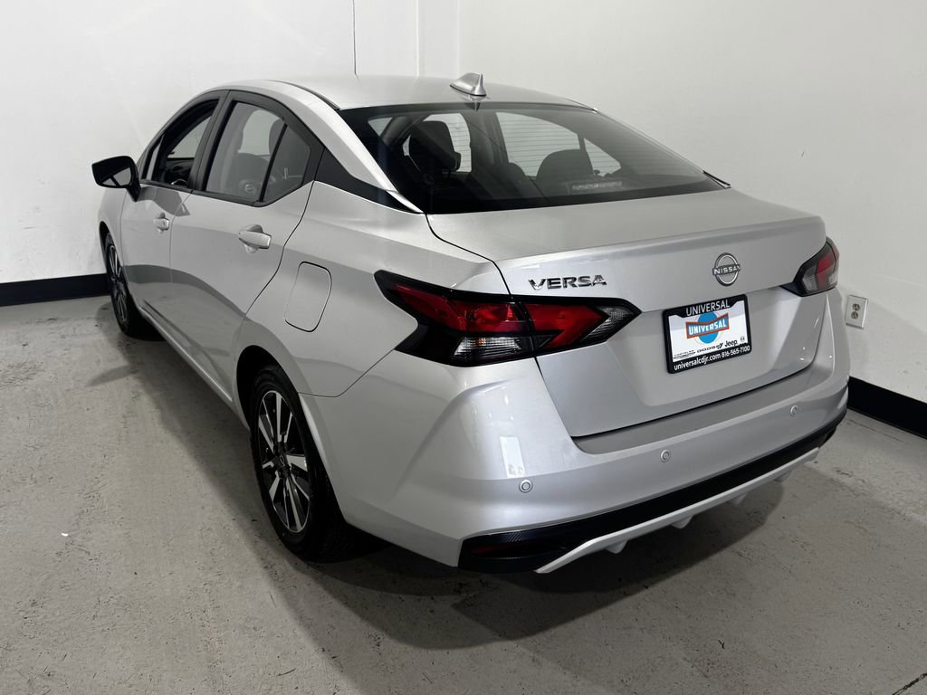 Used 2025 Nissan Versa SV image 32