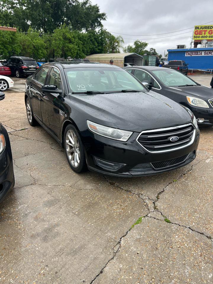 Used 2013 Ford Taurus Limited FWD image 2