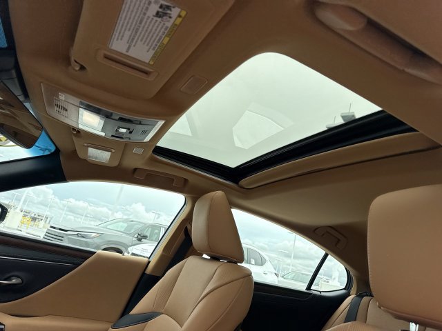 Certified 2024 Lexus ES 300h w/ Premium Package FWD image 22