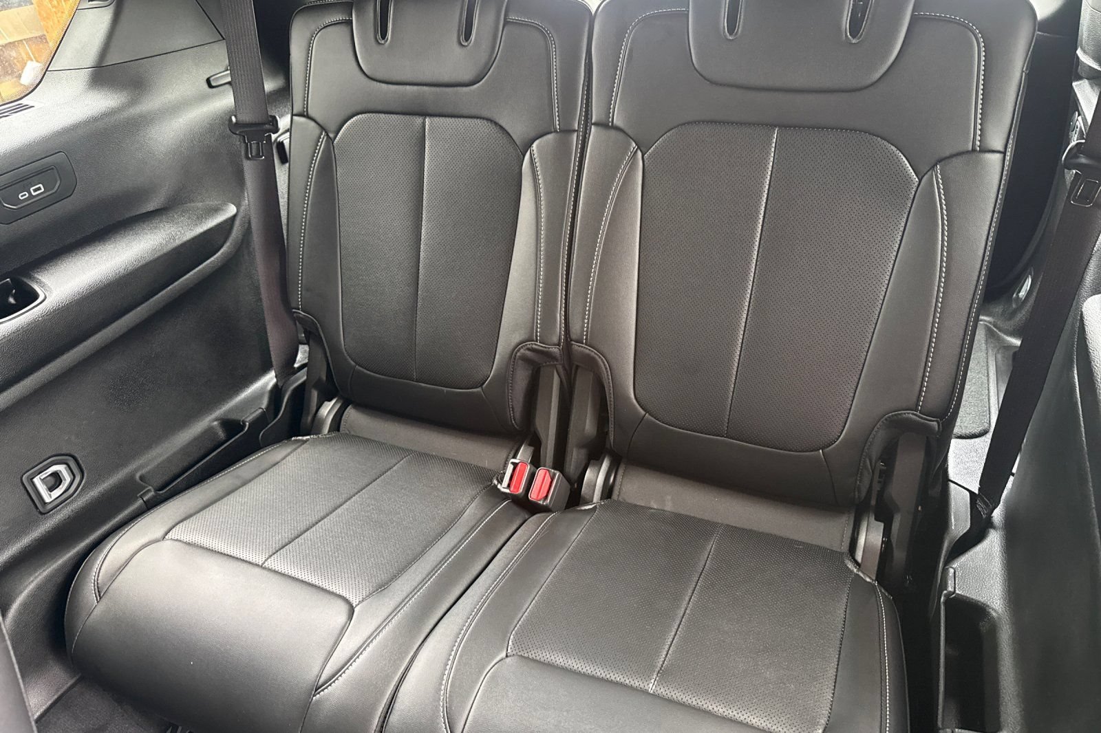 Used 2025 Jeep Grand Cherokee L Limited w/ Luxury Tech Group II AWD/4WD image 17