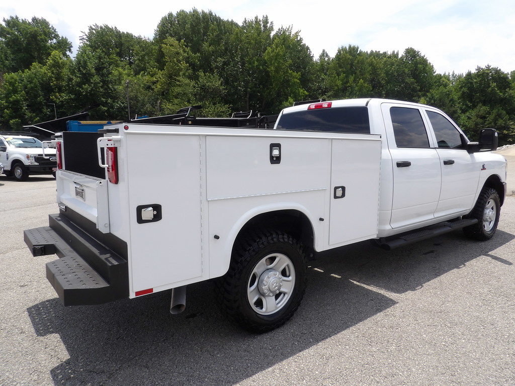 Used 2024 RAM 2500 Tradesman w/ Snow Chief Group AWD/4WD image 8