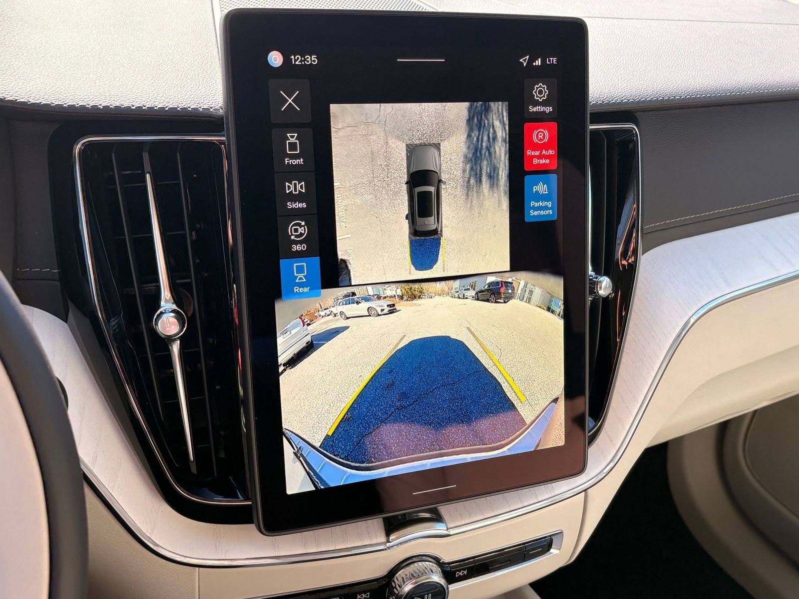 New 2026 Volvo XC60 B5 Ultra w/ Climate Package image 29