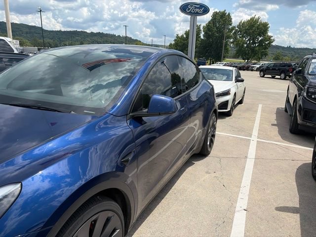 Used 2024 Tesla Model Y Performance AWD/4WD video 3