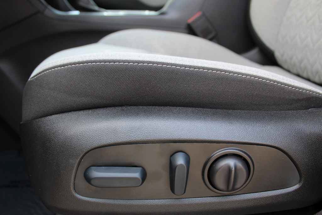 Used 2024 Chevrolet Equinox LS w/ LS Convenience Package FWD image 23