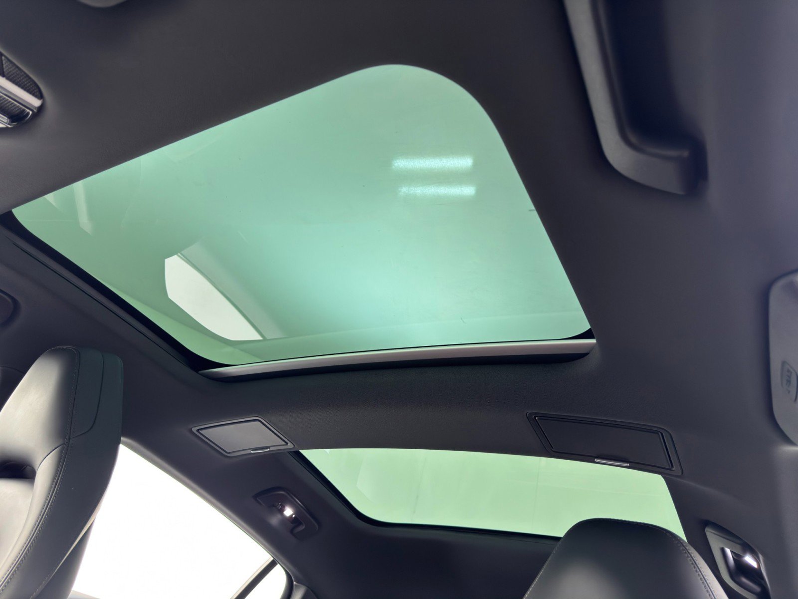 Used 2019 Porsche Panamera 4 Executive w/ Premium Package Plus image 12