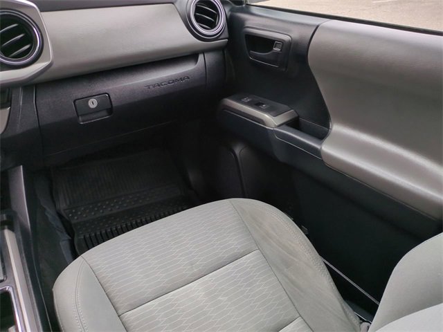 Used 2016 Toyota Tacoma SR5 w/ SR5 Appearance Package (SN) image 17