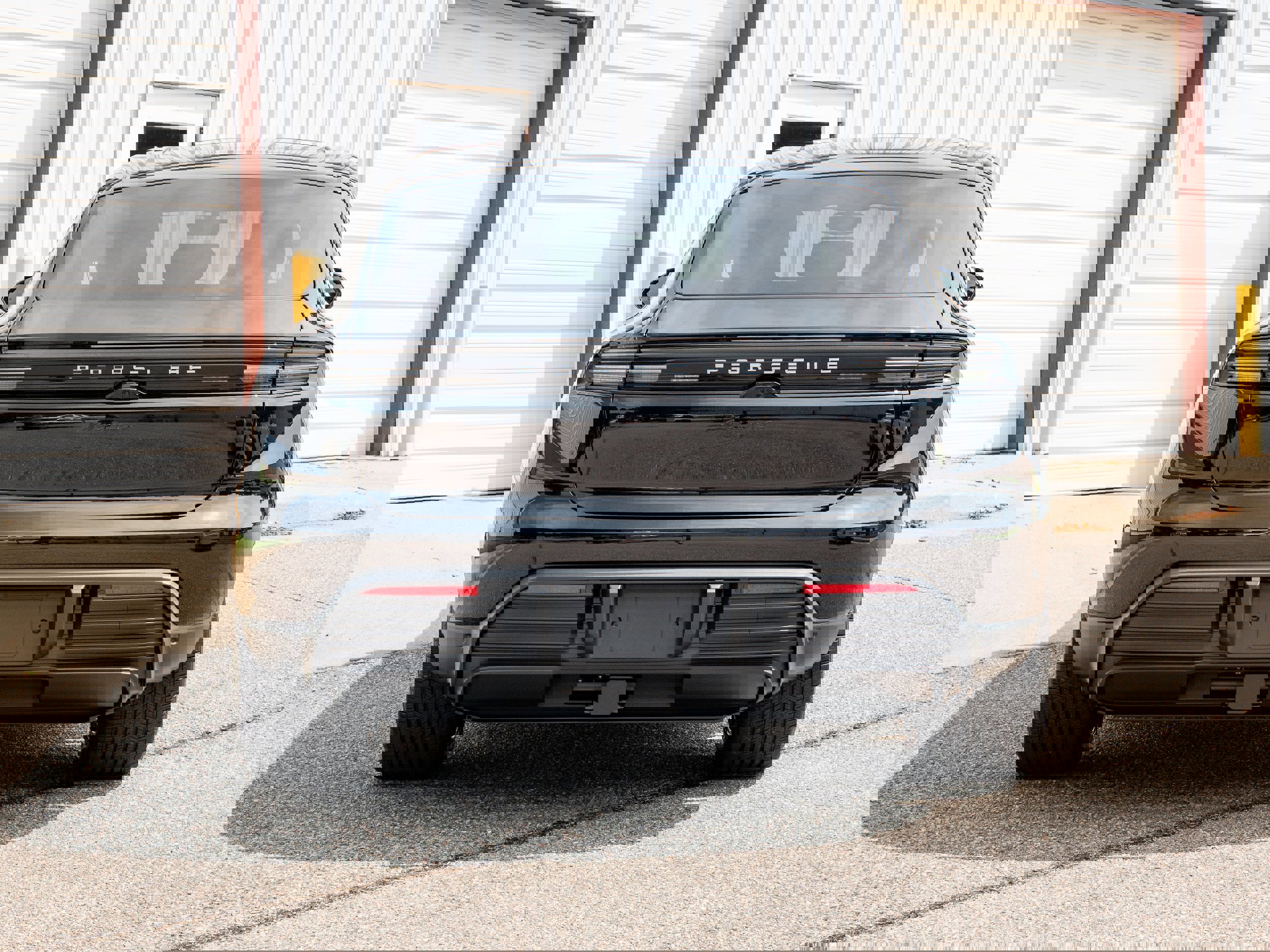 New 2025 Porsche Macan 4 Electric image 6