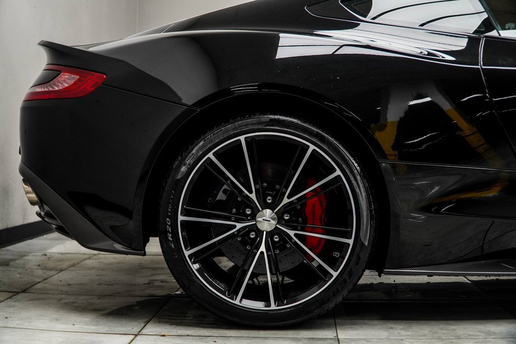 Used 2017 Aston Martin Vanquish Coupe image 11