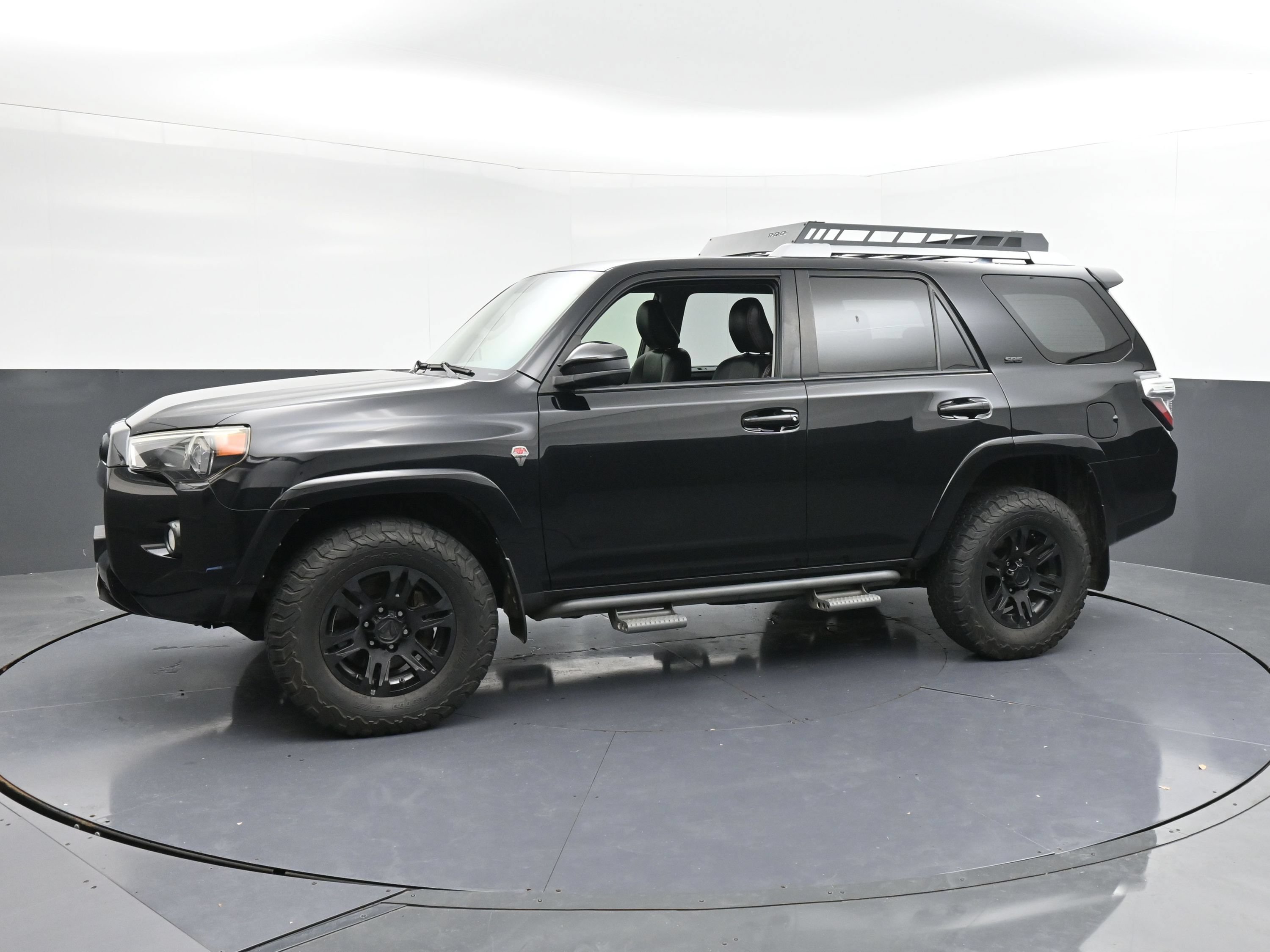 Used 2017 Toyota 4Runner SR5 AWD/4WD image 5