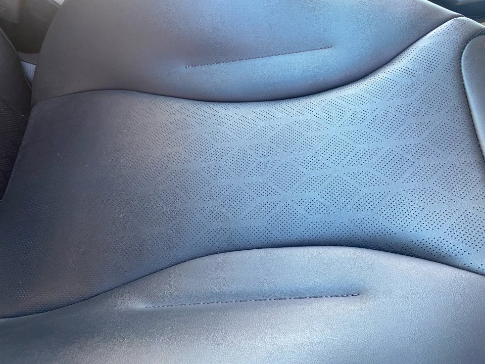 Used 2023 Kia Carnival LX image 34