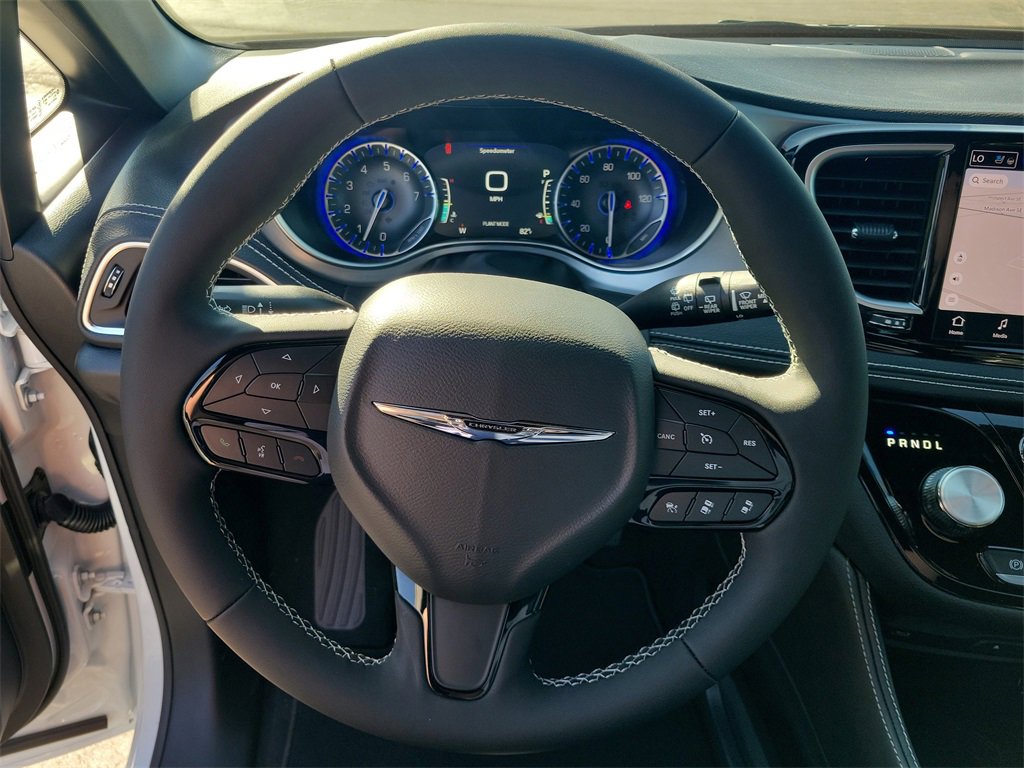 New 2026 Chrysler Pacifica Limited image 23