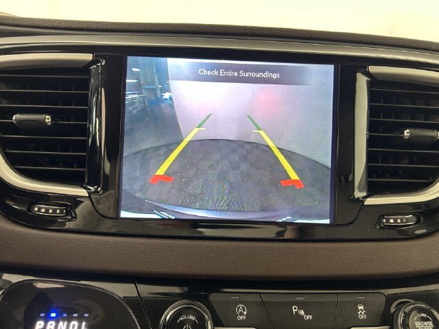Used 2020 Chrysler Pacifica Touring-L FWD image 22
