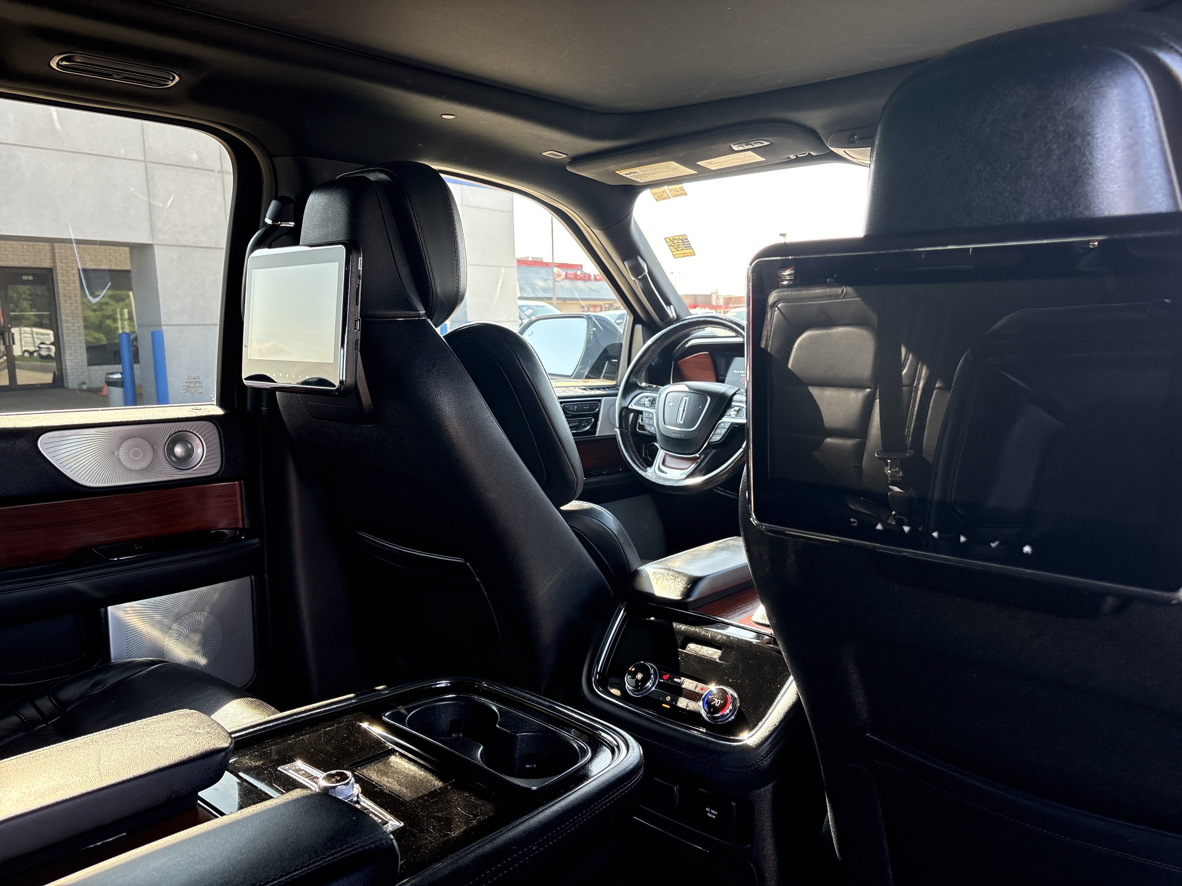 Used 2021 Lincoln Navigator L Reserve w/ Luxury Package AWD/4WD image 10