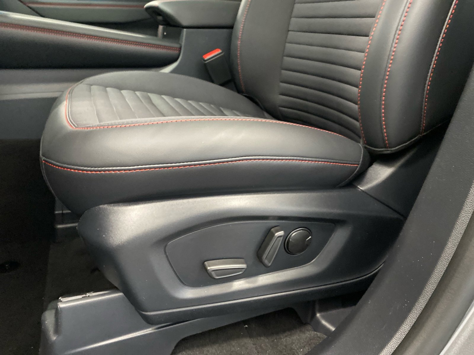 New 2026 Ford Explorer ST-Line image 45