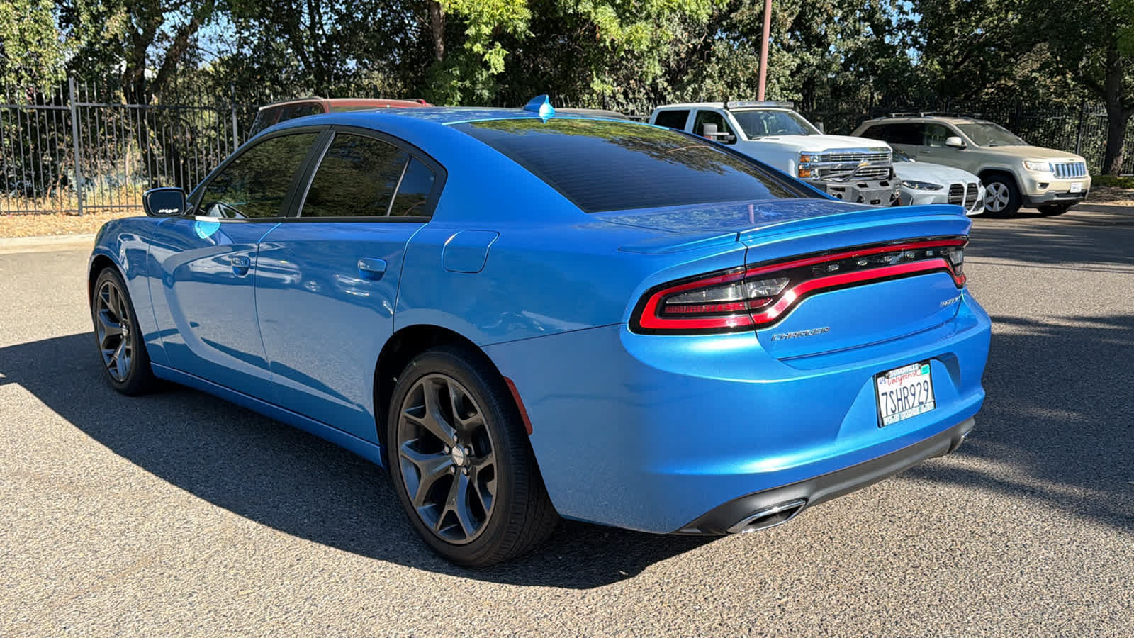 Used 2015 Dodge Charger SXT RWD image 7