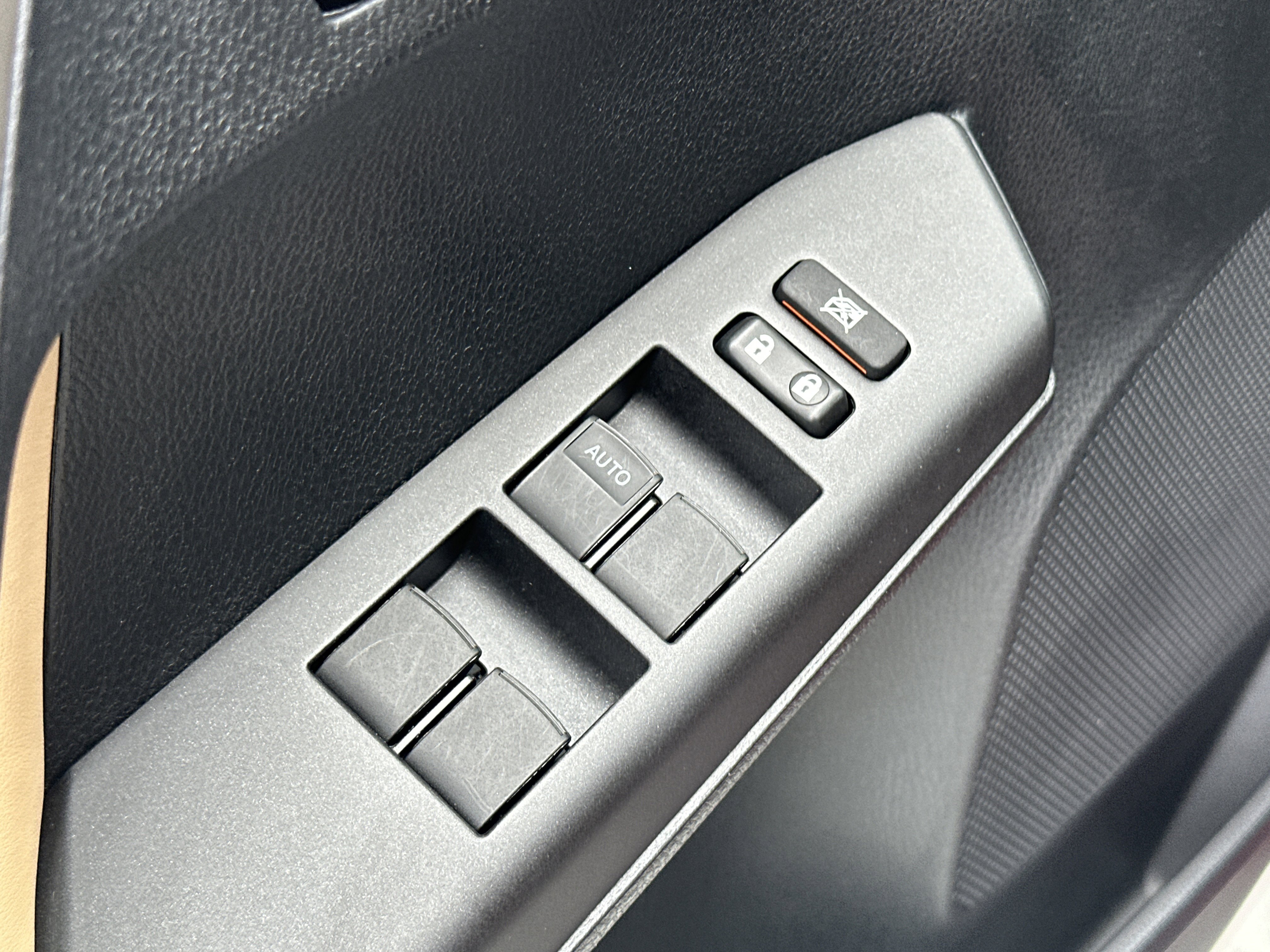 Used 2018 Toyota RAV4 XLE image 15