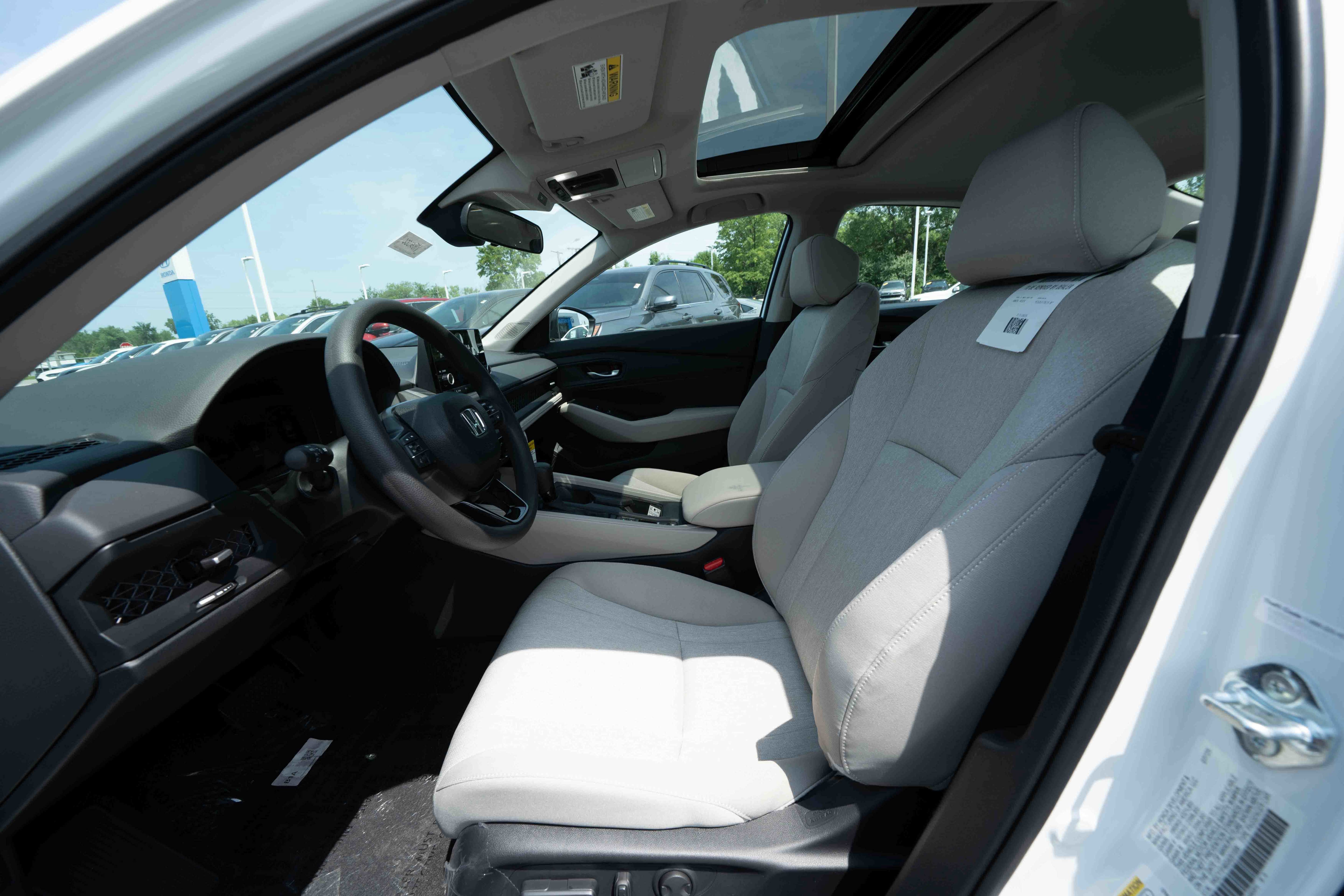 New 2025 Honda Accord SE image 9