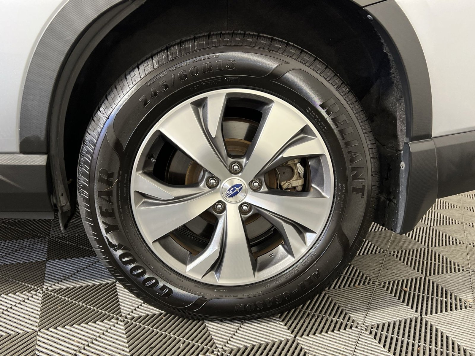 Used 2020 Subaru Ascent Premium w/ Convenience Package image 12