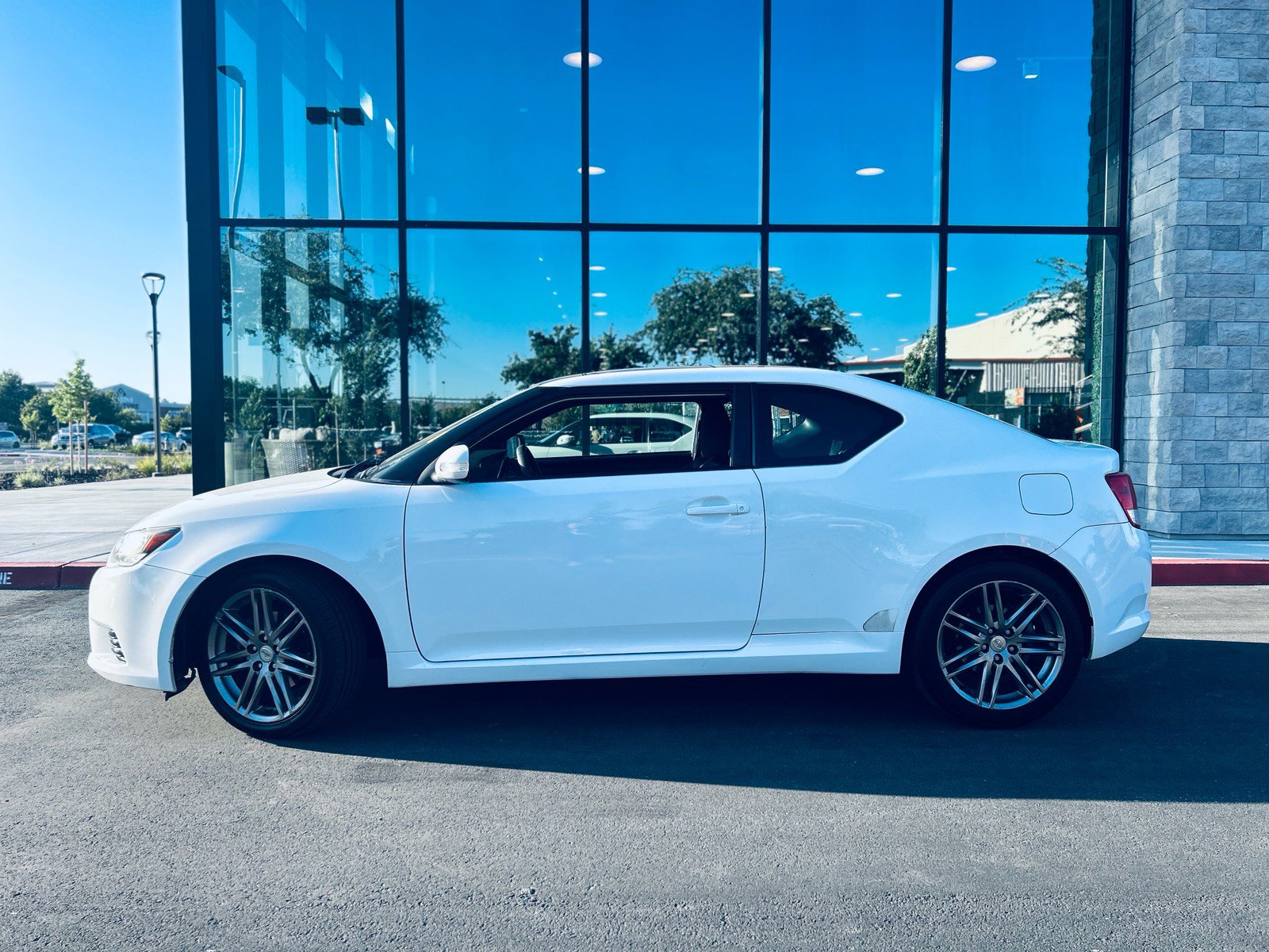 Used 2012 Scion tC FWD image 2