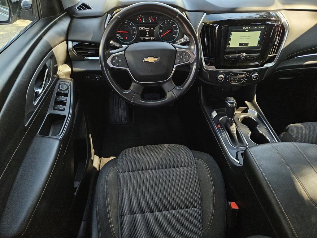 Used 2018 Chevrolet Traverse LT image 18