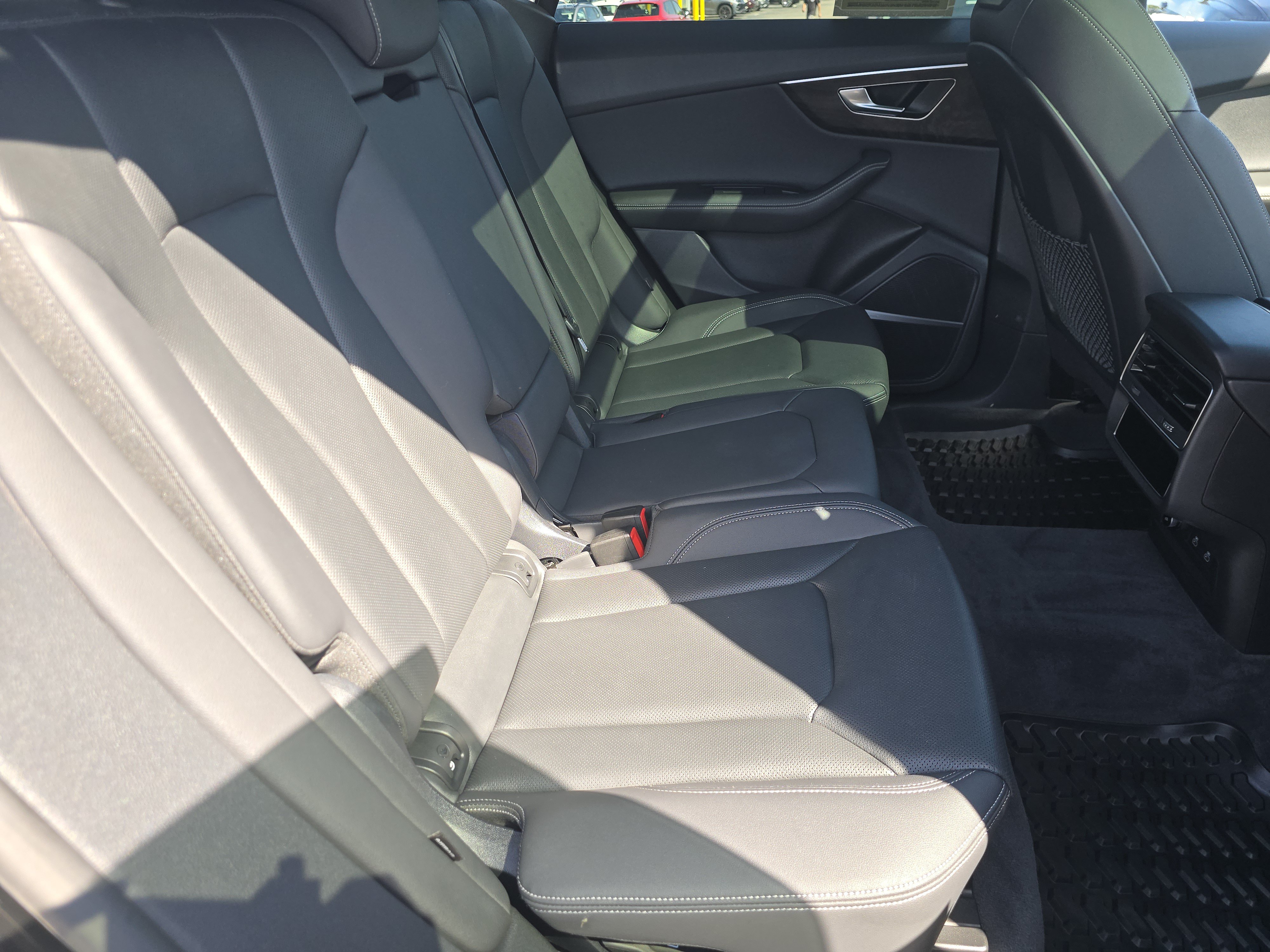 Certified 2023 Audi Q8 Premium Plus w/ Premium Plus Package AWD/4WD image 17