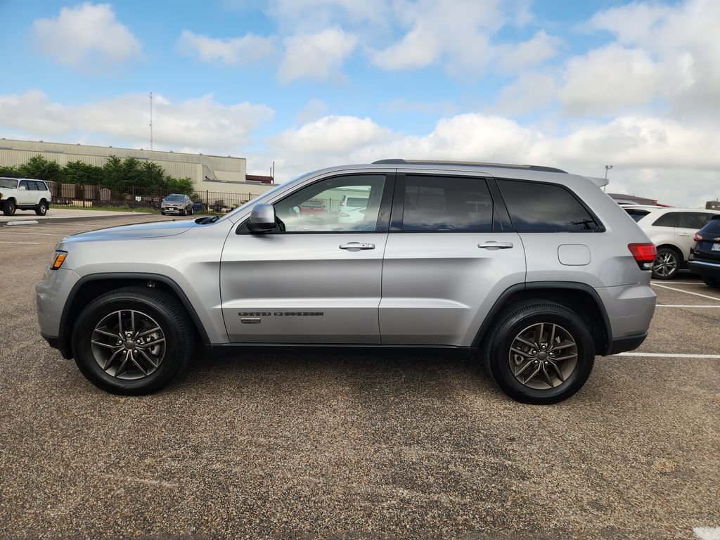Used 2017 Jeep Grand Cherokee Laredo 75th Anniversary RWD image 4