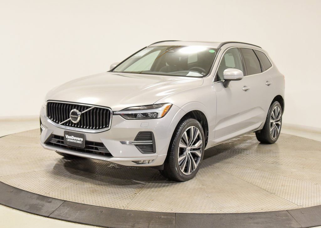 Used 2022 Volvo XC60 B5 Momentum w/ Climate Package image 3