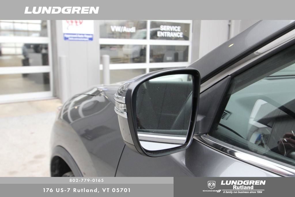 Used 2020 Nissan Rogue SV image 49