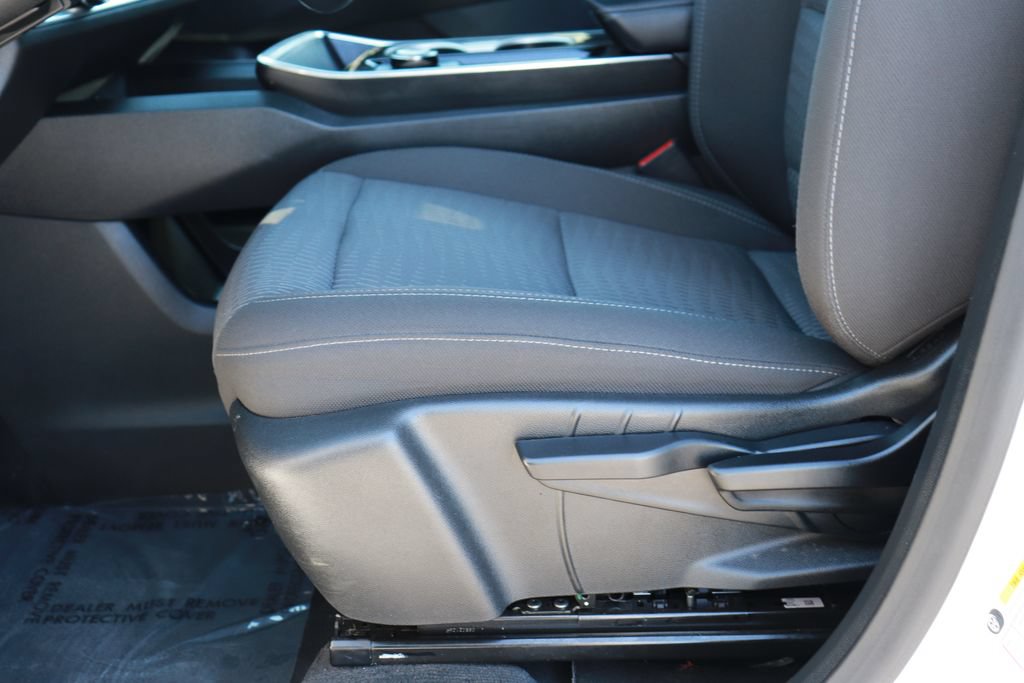 Used 2026 Chevrolet Equinox LT FWD image 10