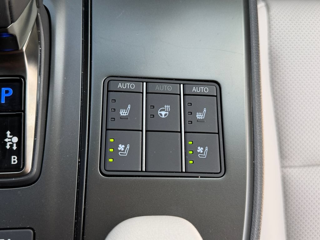 Used 2025 Lexus UX 300h AWD w/ Cold Area Package image 29