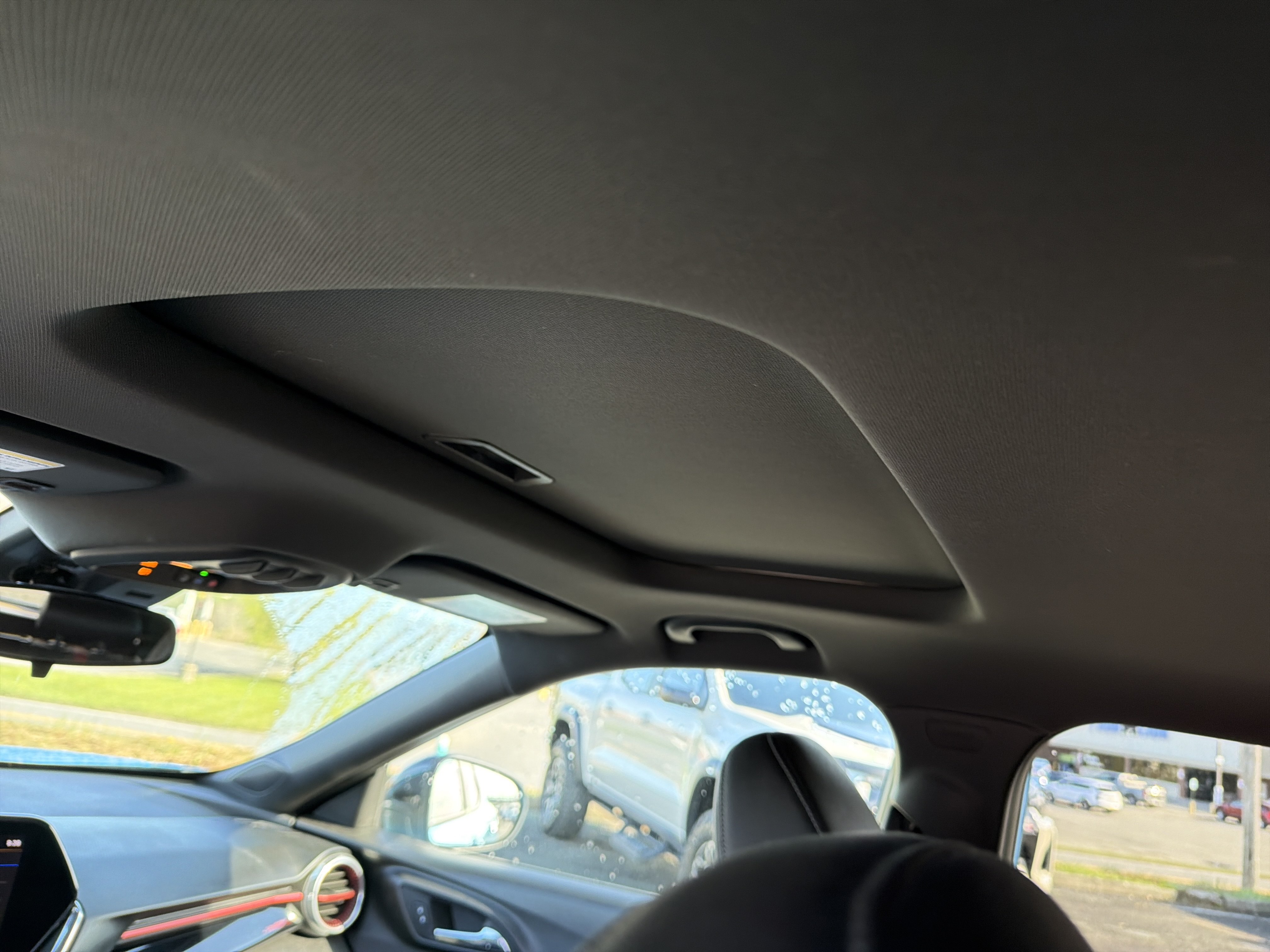 Used 2025 Chevrolet Trax RS w/ Sunroof Package FWD image 14