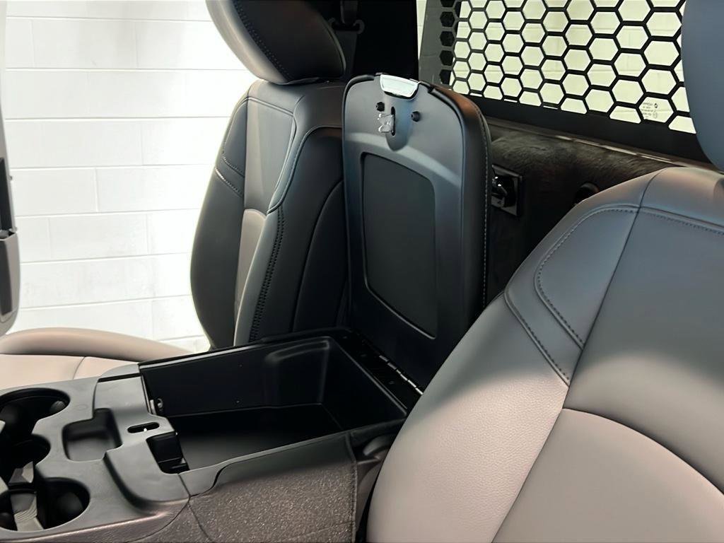 New 2024 RAM 3500 Tradesman image 33
