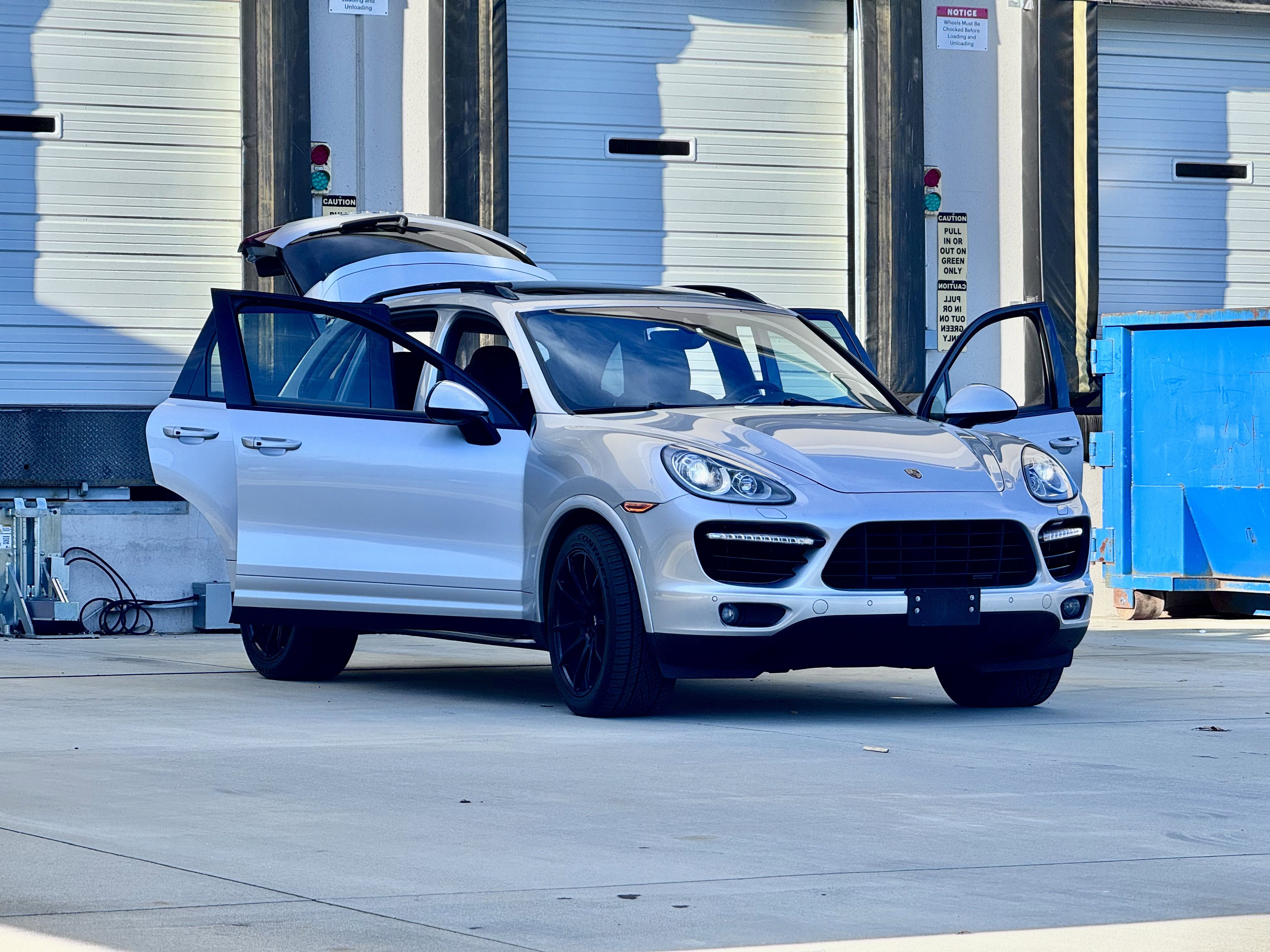 Used 2014 Porsche Cayenne Turbo S image 8