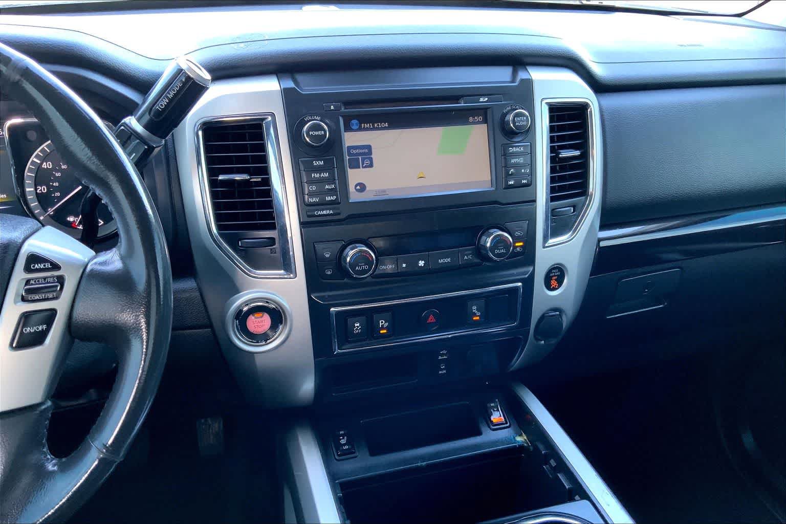Used 2018 Nissan Titan SV w/ SV Convenience Package RWD image 6