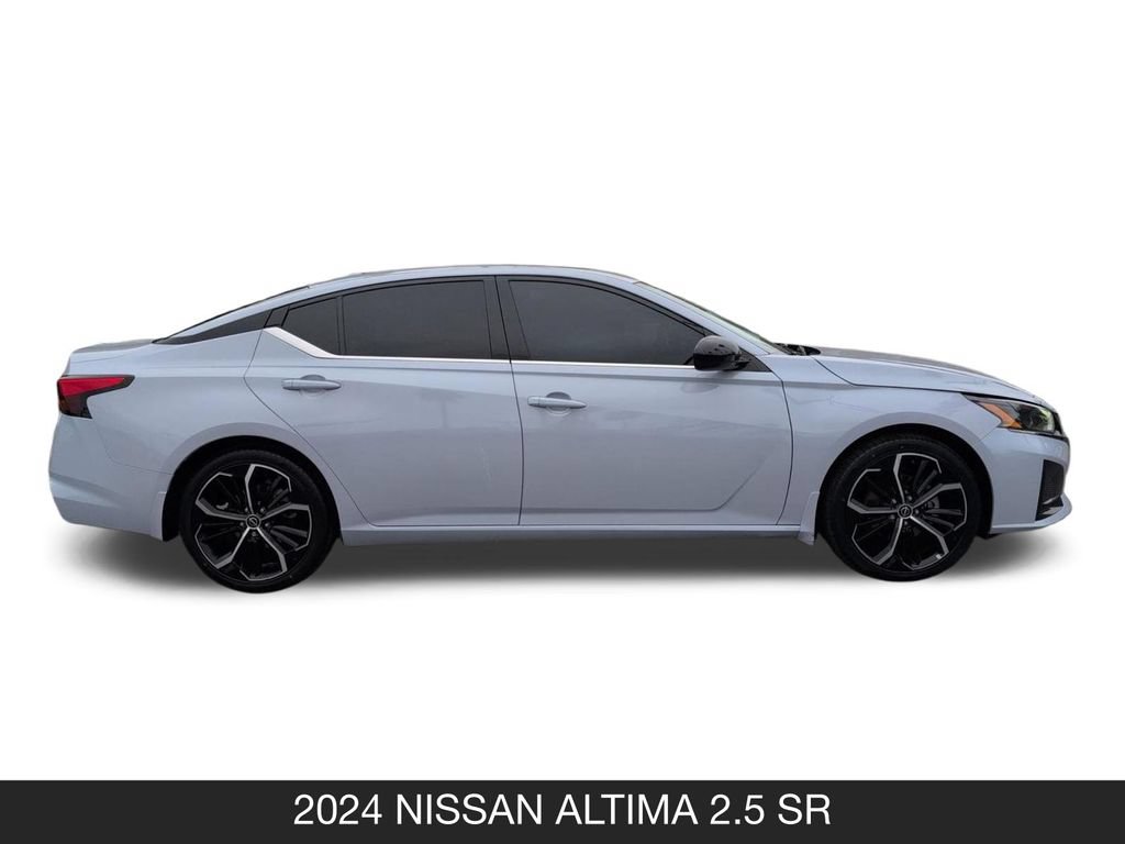 Certified 2024 Nissan Altima 2.5 SR w/ SR Premium Package FWD image 6