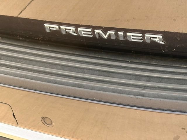 Used 2026 Chevrolet Suburban Premier AWD/4WD image 7