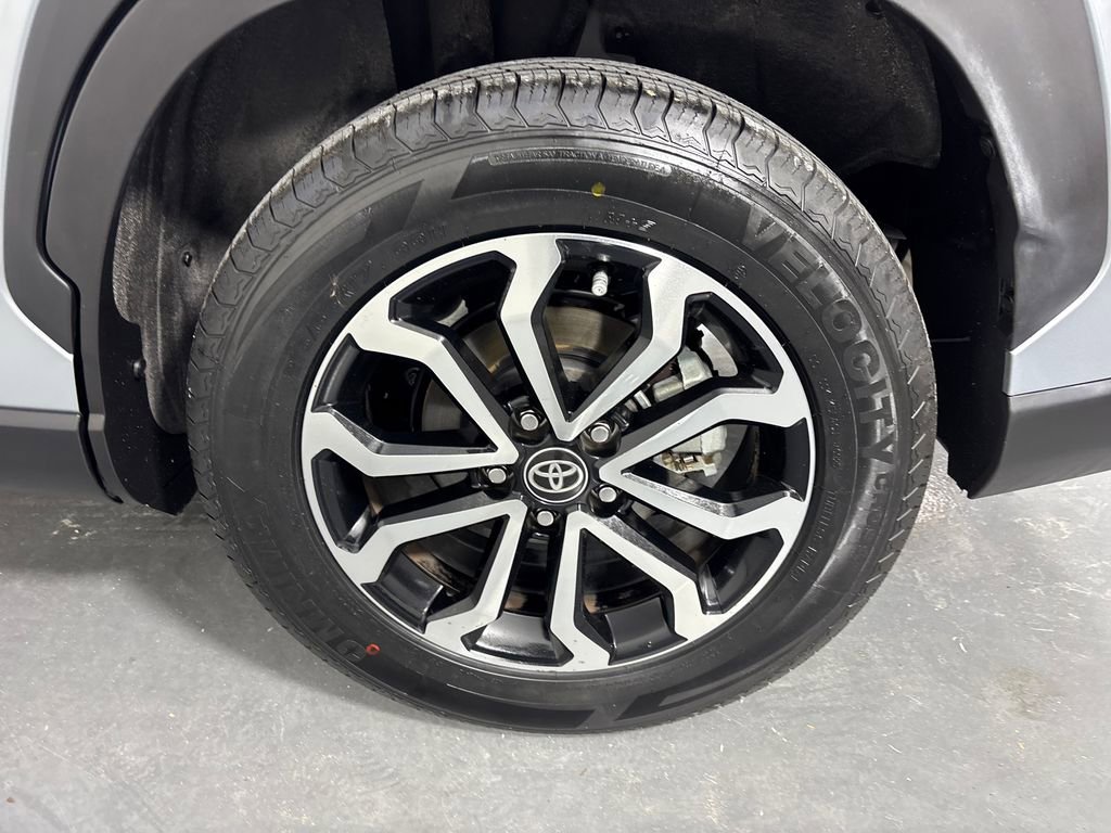 Certified 2023 Toyota Corolla Cross SE image 33