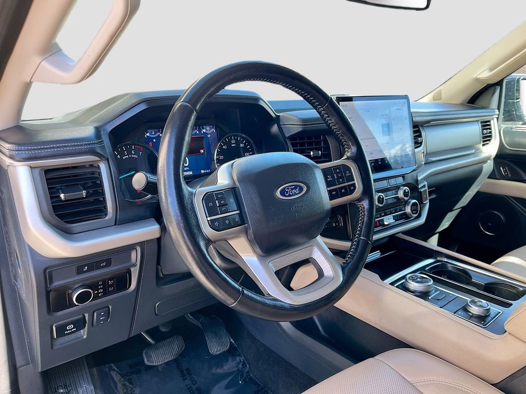 Used 2023 Ford Expedition Max XLT image 9