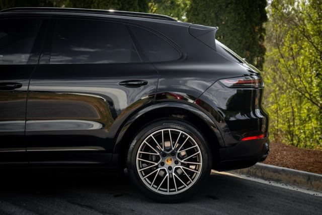 Used 2023 Porsche Cayenne Platinum Edition AWD/4WD image 11