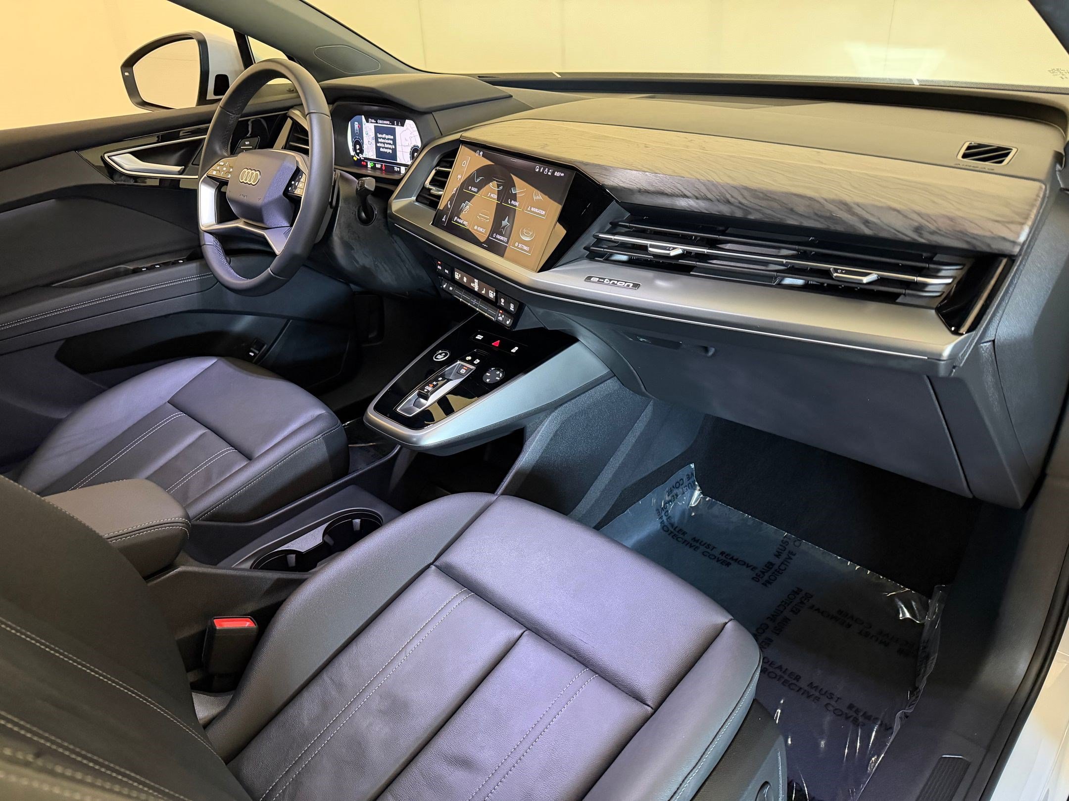Used 2025 Audi Q4 e-tron Premium w/ Convenience Package AWD/4WD image 31