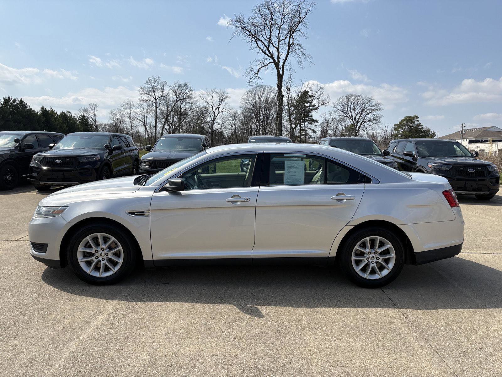 Used 2014 Ford Taurus SE image 19