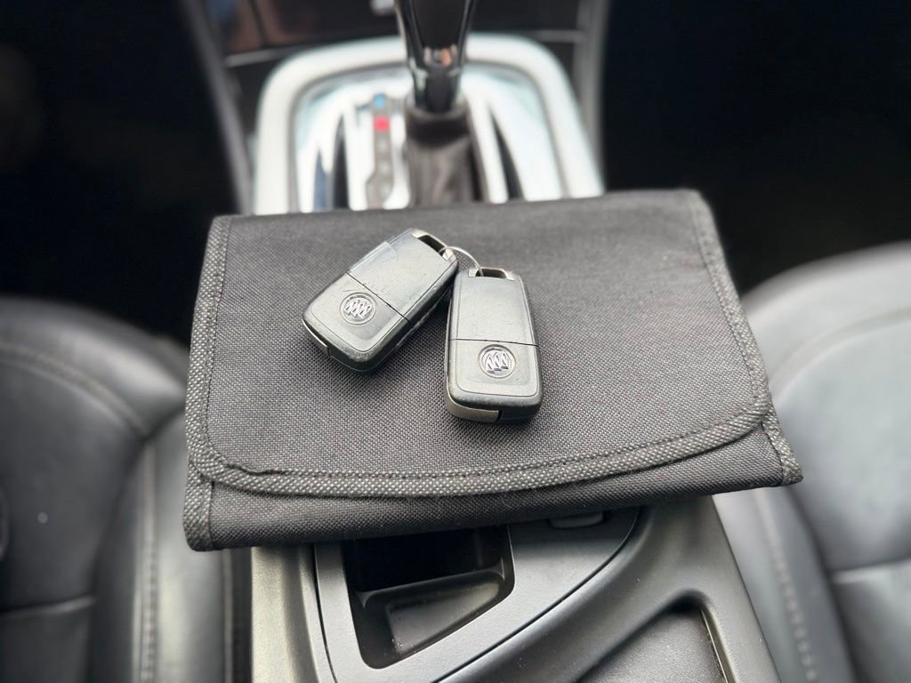 Used 2015 Buick Regal Premium FWD image 25