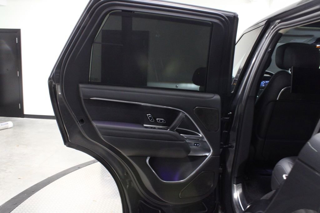 Used 2024 Land Rover Range Rover Autobiography image 25