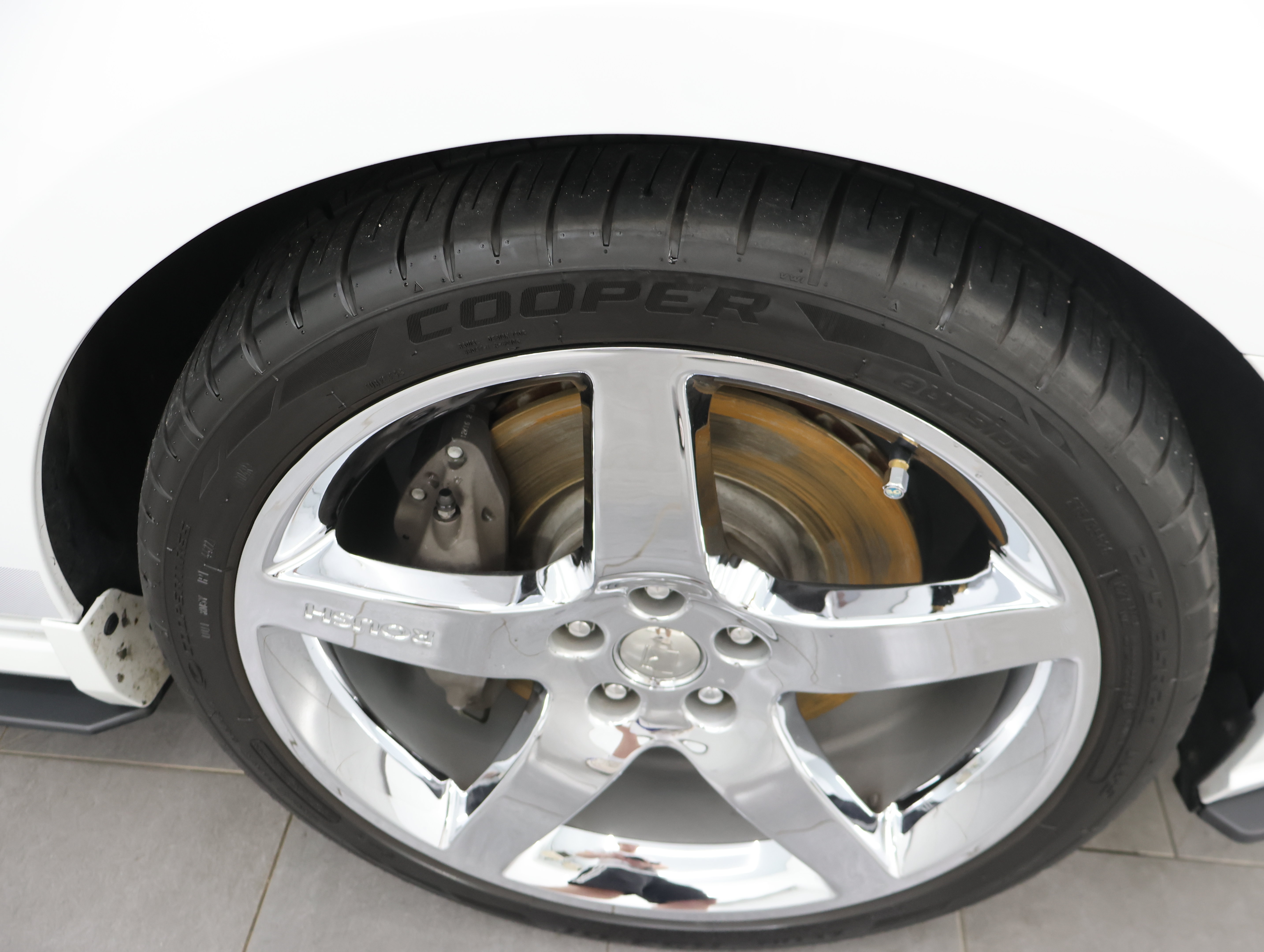Used 2014 Ford Mustang GT Premium w/ Brembo Brake Package RWD image 3