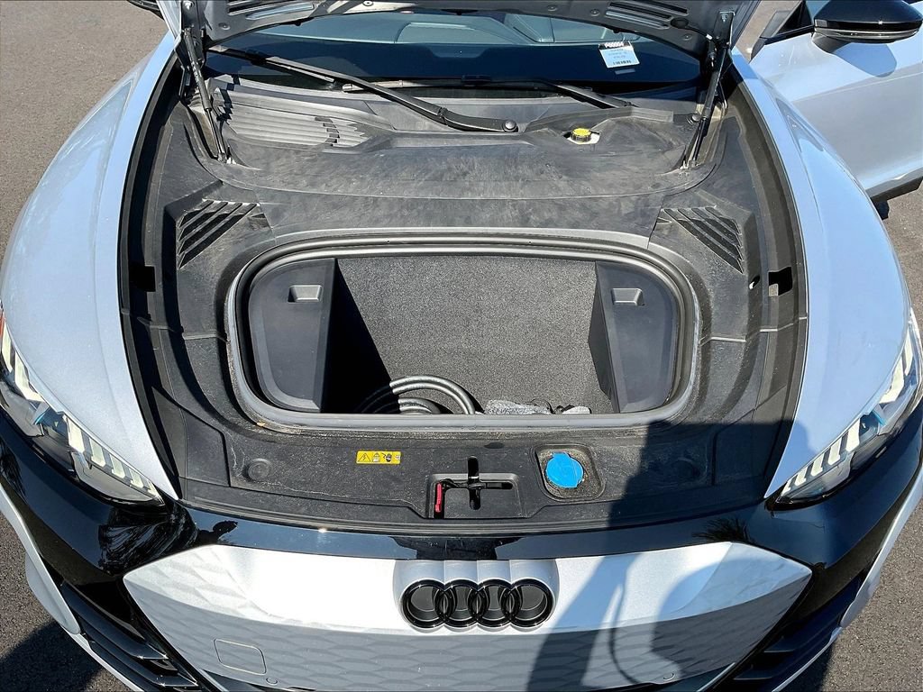 Used 2024 Audi RS e-tron GT w/ Carbon Performance Package AWD/4WD image 31