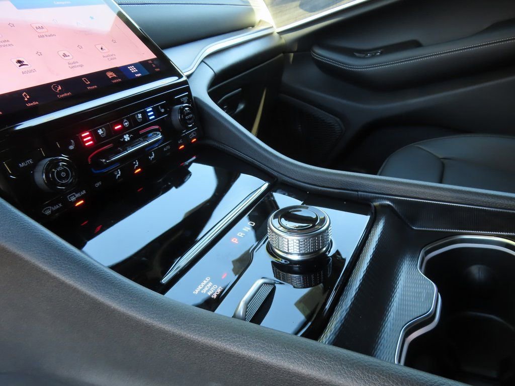 New 2025 Jeep Grand Cherokee Limited w/ Luxury Tech Group II image 6