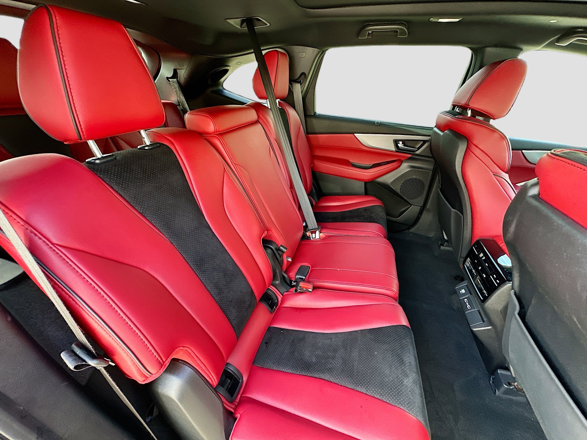 Used 2024 Acura MDX A-Spec image 31