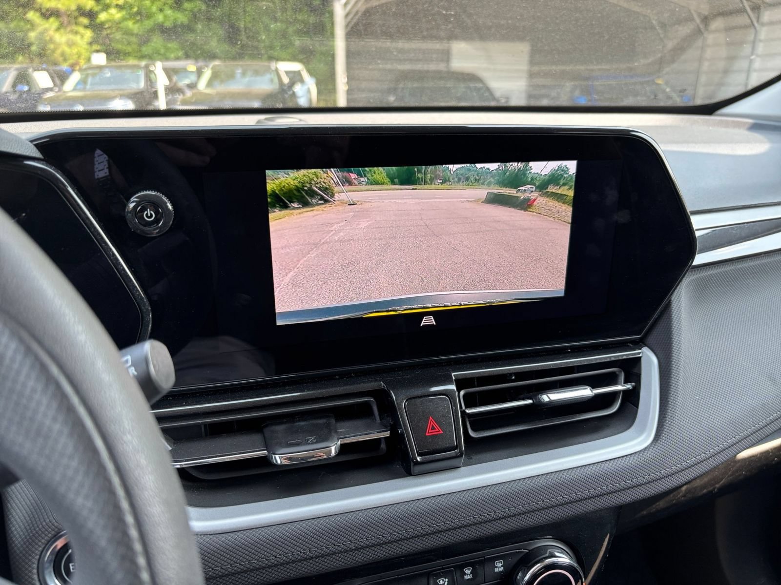 Used 2025 Chevrolet TrailBlazer LT FWD image 21